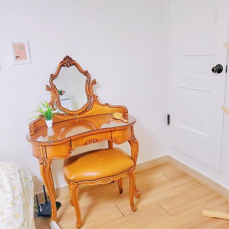 Jenny House Hotel Seoul Bagian luar foto
