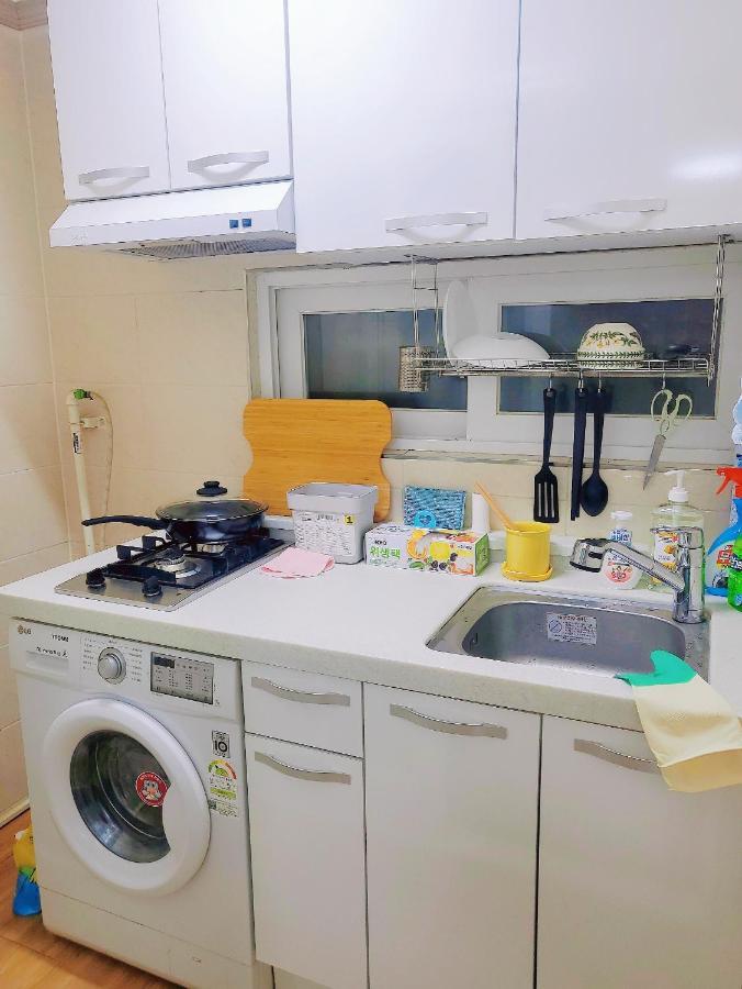 Jenny House Hotel Seoul Bagian luar foto