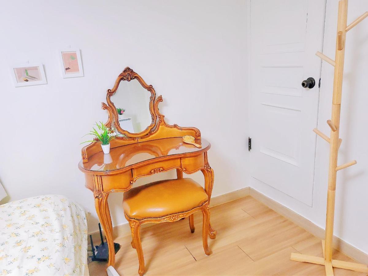Jenny House Hotel Seoul Bagian luar foto